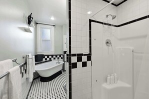 Shower, hair dryer, towels, shampoo - Louisville home with workspace and backyard access (Louisville)