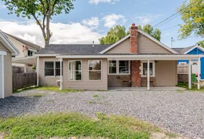 Exterior - Discover Hudson CharmHouse,where Hudson's sophistication and historic charm meet (Hudson)