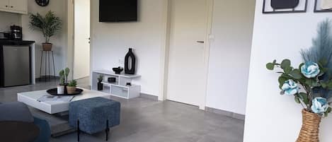 TV