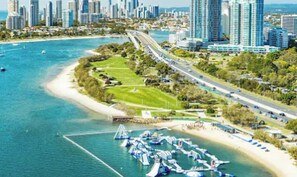 Beach - Hampton Beachside Apartment (Biggera Waters)