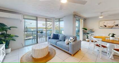 Hampton Beachside Apartment
