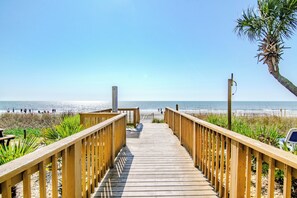 Property grounds - Oceanfront Bliss, Hot tub, Pools, Lazy River & Fun (Myrtle Beach)
