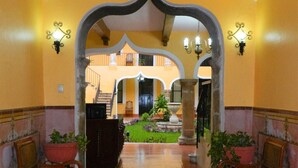 Unclassified image, 5 of 35, button - Inviting Standard Room with Easy Access to Downtown and Attractions | 2 Units (Merida)