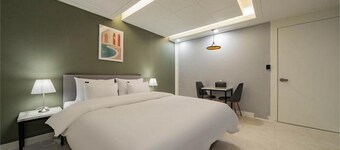 Page 9 Hotel