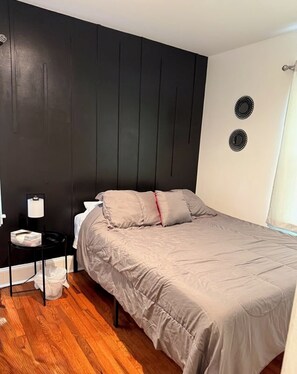 2 Schlafzimmer, Bügeleisen/Bügelbrett