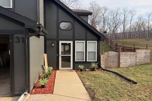 Exterior - 6BR Group Stay Near KC World Cup & Arrowhead (Liberty)