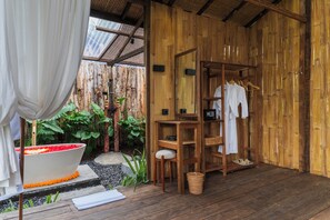 Spa - LeLangit Eco Cabin (Sidemen)