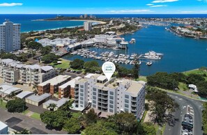 Exterior - Rare 4BR Ground Floor Exclusive Apt (Mooloolaba)