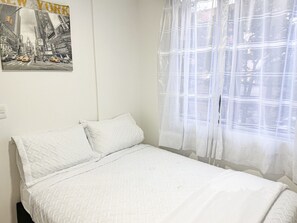 2 chambres, fer et planche à repasser, accès Internet, draps fournis