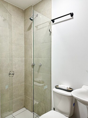 Apartment near airport, US embassy, Movista A, Simon Bolivar, Vive claro