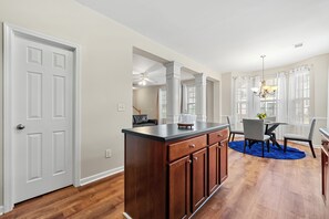 Interior - 3-bedroom townhome in pleasant Lawrenceville with AC for relaxing stays (Lawrenceville)