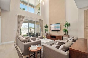 Living area - 4 BR Home w Resort Amenities  3 MI to Disney (Kissimmee)