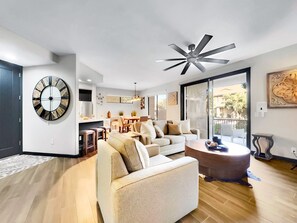 Smart TV - Ground Floor Waterside Townhome! Heated Pool/Garage! (Chandler)
