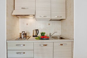 Fridge, stovetop, coffee/tea maker, cookware/dishes/utensils - Residence Argentiera Studio for four, Miniera dell’Argentiera, Italy (Miniera dell’Argentiera)