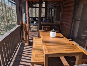 تناول الطعام بالخارج