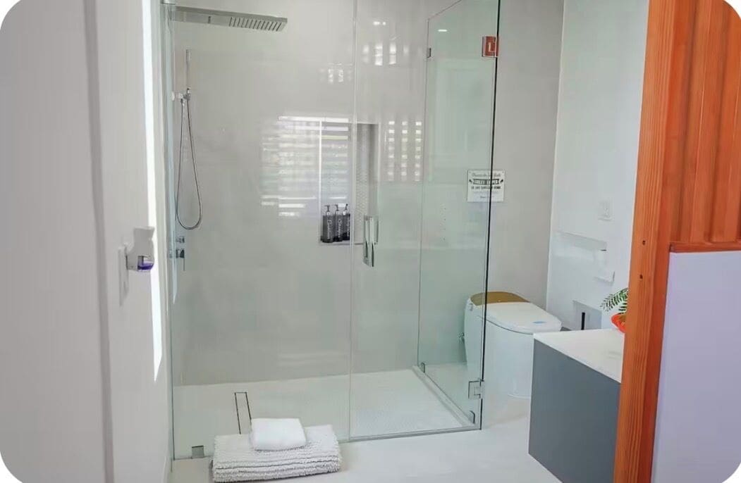 Shower, jetted bath, hair dryer, bidet