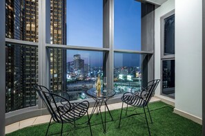 Deluxe Apartment, 2 Bedrooms, Balcony, City View | Property grounds - LANDMARK 81 Signature Residence (Binh Thanh)