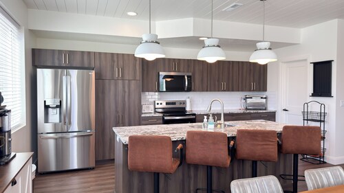 Trailhead Basecamp for Families: Minutes to Snowbasin, Trails & Downtown Ogden