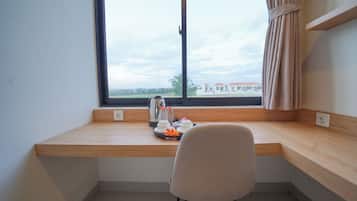 Deluxe Double Room, 1 King Bed, Air conditioning, Garden View | Desk, laptop workspace
