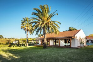 Exterior - Vrbo Property (Fernão Ferro)