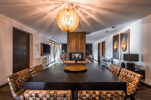 Dining - Vrbo Property (Fernão Ferro)