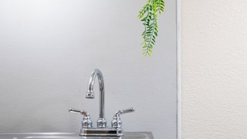 Suite, 1 King Bed, Non Smoking, Kitchenette