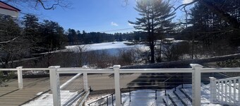 Charming cottage with a spacious deck overlooking the Megunticook River