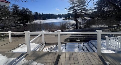 Charming cottage with a spacious deck overlooking the Megunticook River