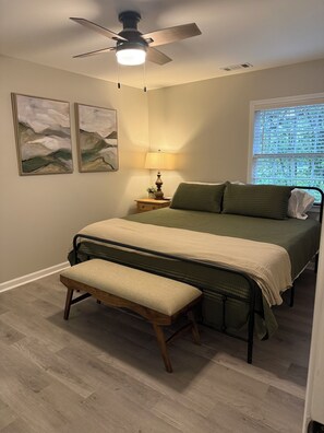 3 bedrooms, iron/ironing board, WiFi, bed sheets
