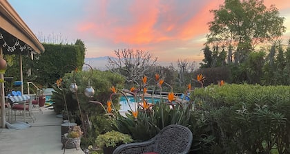 Peaceful Oasis with pool in Rolling Hills