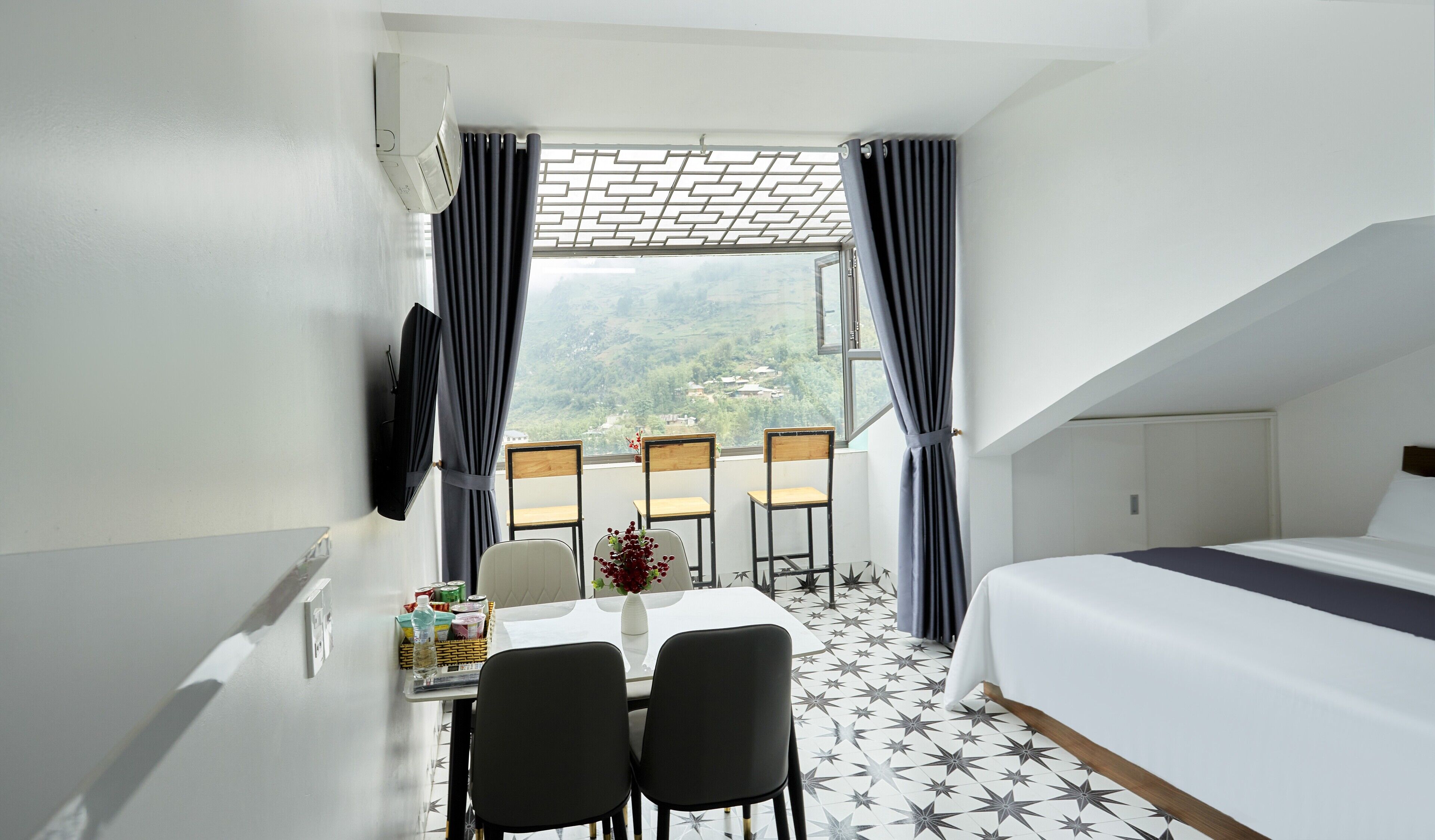 6 bedrooms, WiFi, bed sheets
