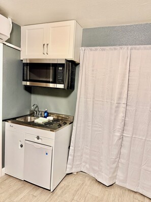 Private kitchen - Guest Suite in Concord, California (Concord)