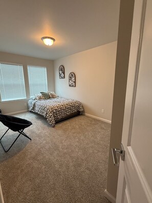 3 habitaciones, tabla de planchar con plancha y wifi gratis 