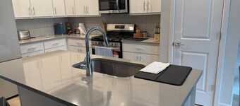 Haven at Reeds Crossing - Quiet 3-bedroom townhome with AC in charming Hillsboro