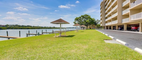 Condo, Multiple Beds (Bayshore Yacht & Tennis 211 - Premier) | Property grounds