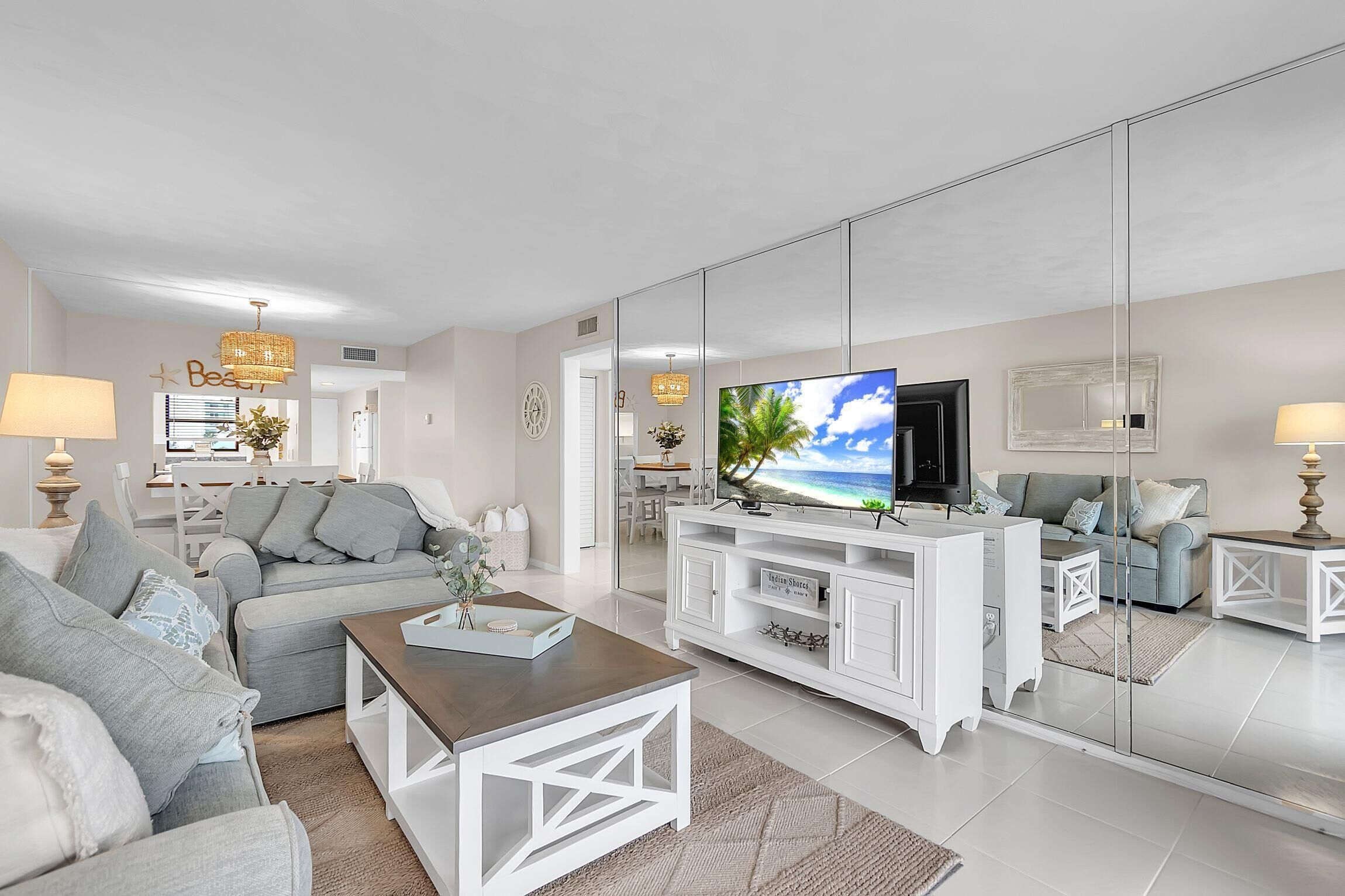 Condo, Multiple Beds (Bayshore Yacht & Tennis 211 - Premier) | Living area
