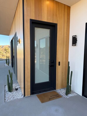 تفاصيل الفندق من الخارج