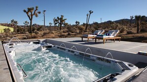 屋外スパ浴槽