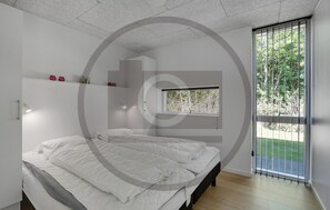 3 bedrooms, travel cot, free WiFi - Stunning home in Hemmet with sauna (Hemmet)
