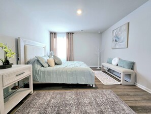 3 chambres, fer et planche à repasser, Wi-Fi, draps fournis