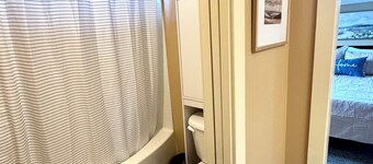 Baldwin Retreat | Spacious Stay w/ 3 King Beds