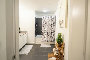 Towels, soap, toilet paper - Buckhead Serenity Skyline Retreat (Atlanta)
