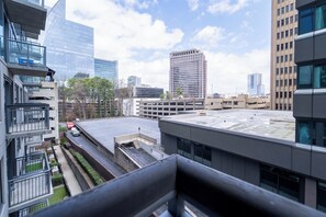Property grounds - Buckhead Serenity Skyline Retreat (Atlanta)