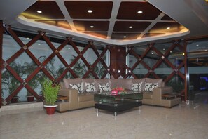 Lobby - Hotel Clouds Bogura (Bogra)