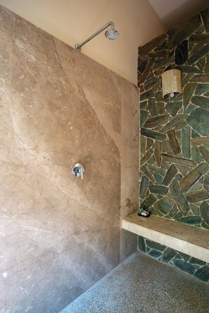 Hair dryer, towels, soap, toilet paper - Beach Hose with Private Pool. Casa Quinta Nayaa (El Tomatal)