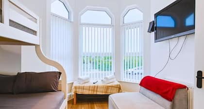 Kop View Rooms near Anfield