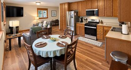 The Lupine Loft – Peaceful Mountain Getaway Near Eagle River