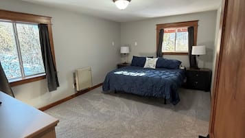 1 habitación, caja de seguridad en la habitación y escritorio
