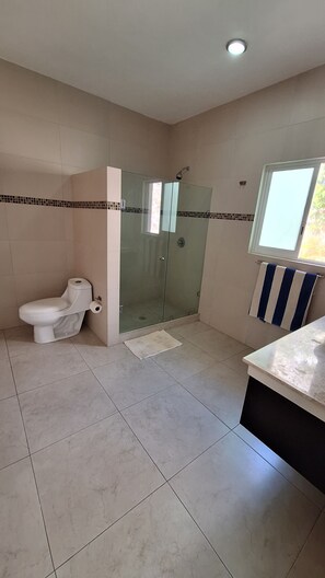 Shower, towels, soap, toilet paper - Villa Casa blanca En Acapulco (Acapulco de Juárez)