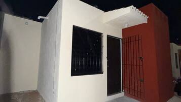 Standard House | Exterior